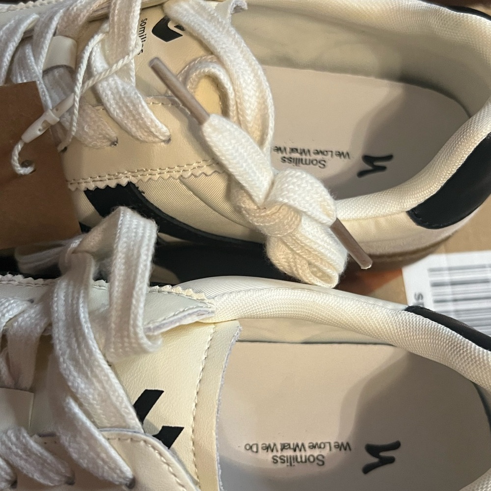White and Black Retro Low-Top Sneakers - Picture 6 of 8